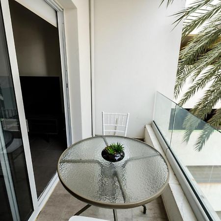 لارنكا Spacious Studio Downtown المظهر الخارجي الصورة