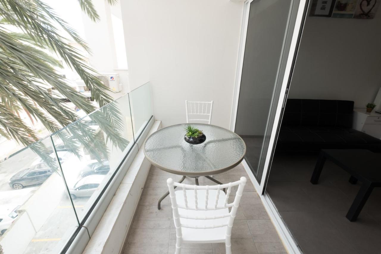 لارنكا Spacious Studio Downtown المظهر الخارجي الصورة