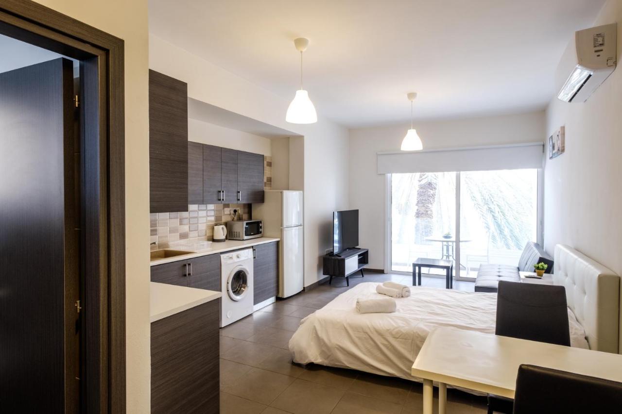 لارنكا Spacious Studio Downtown المظهر الخارجي الصورة